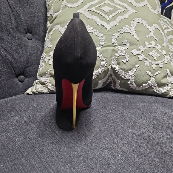 Christian Louboutin Black Suede Open Lips - Picture 6 of 8